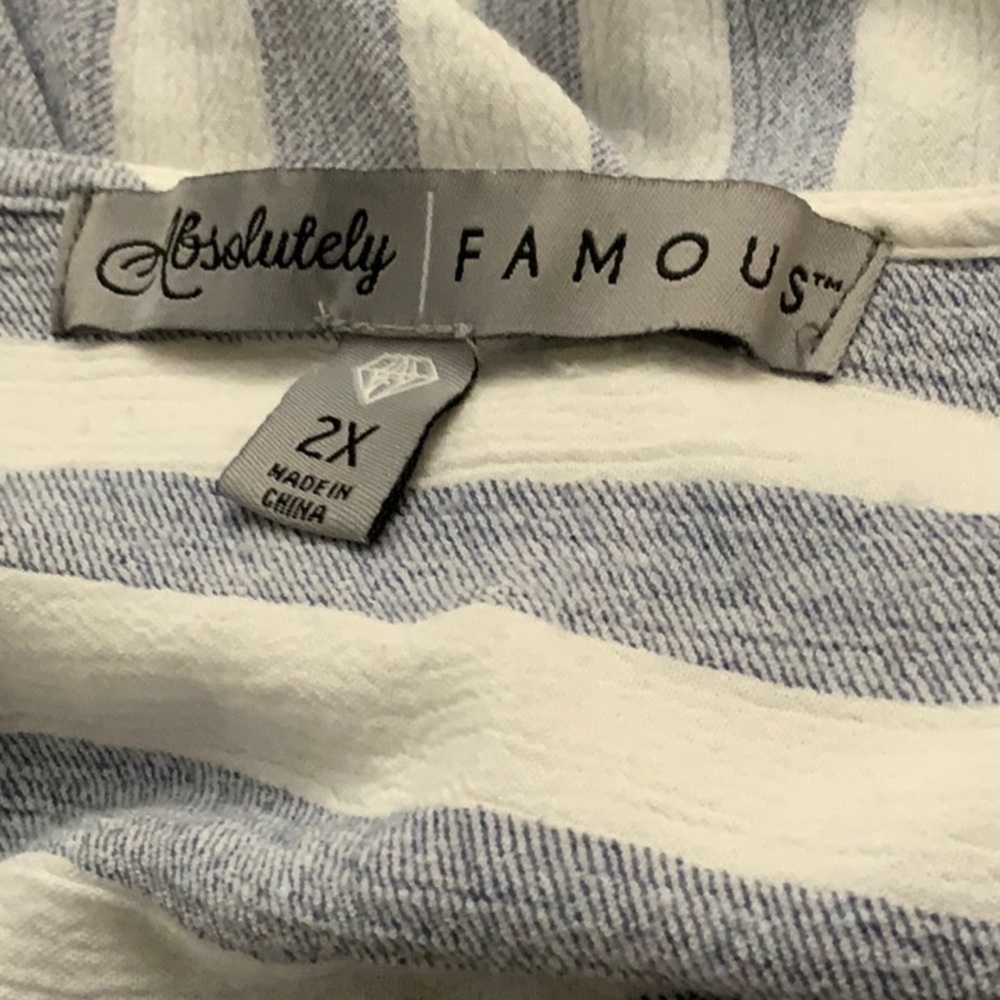 Absolutely FAMOUS white/grey stripe blouse. 2X - Picture 3 of 4
